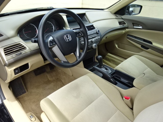 2010 Honda Accord LX - Photo 14