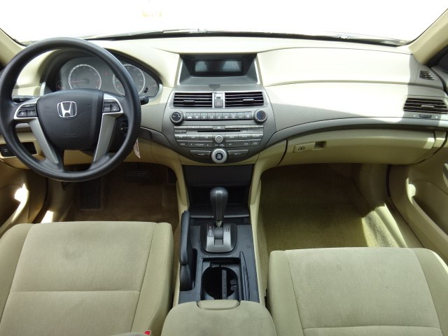 2010 Honda Accord LX - Photo 21