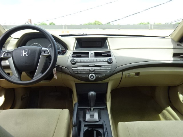 2010 Honda Accord LX - Photo 22