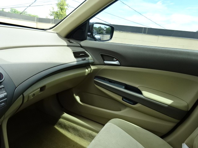 2010 Honda Accord LX - Photo 42