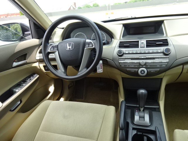 2010 Honda Accord LX - Photo 30