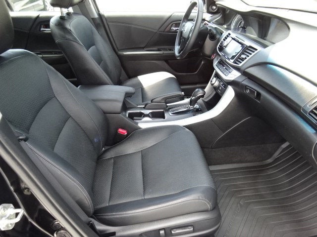 2013 Honda Accord Touring V6 - Photo 28