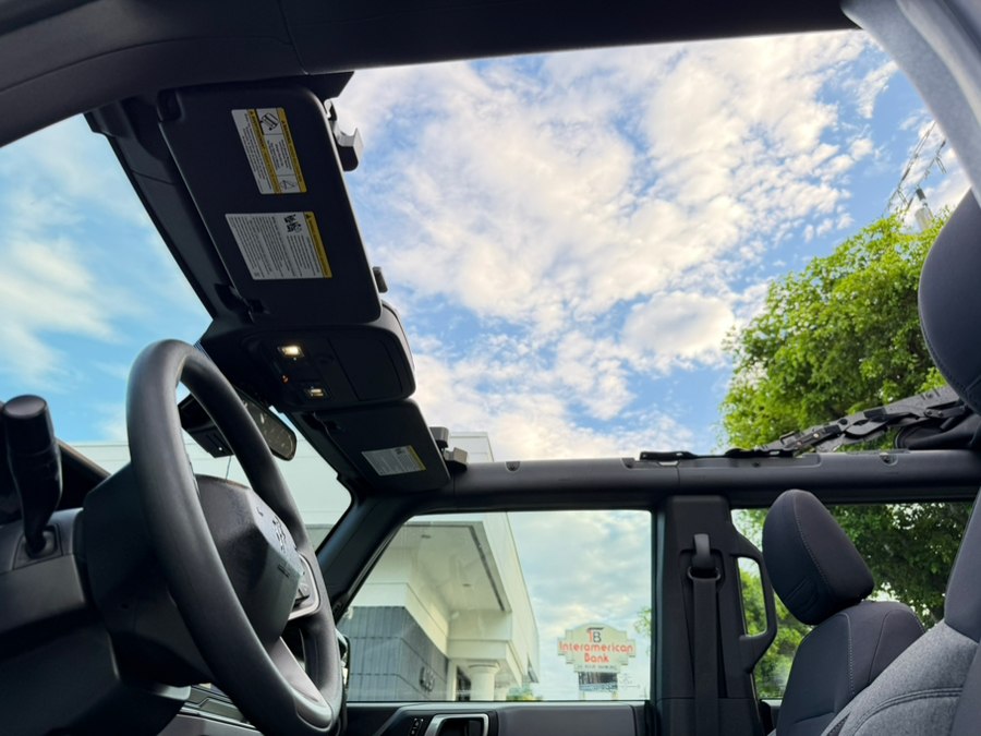 2023 Ford Bronco 4-Door Base - Photo 34