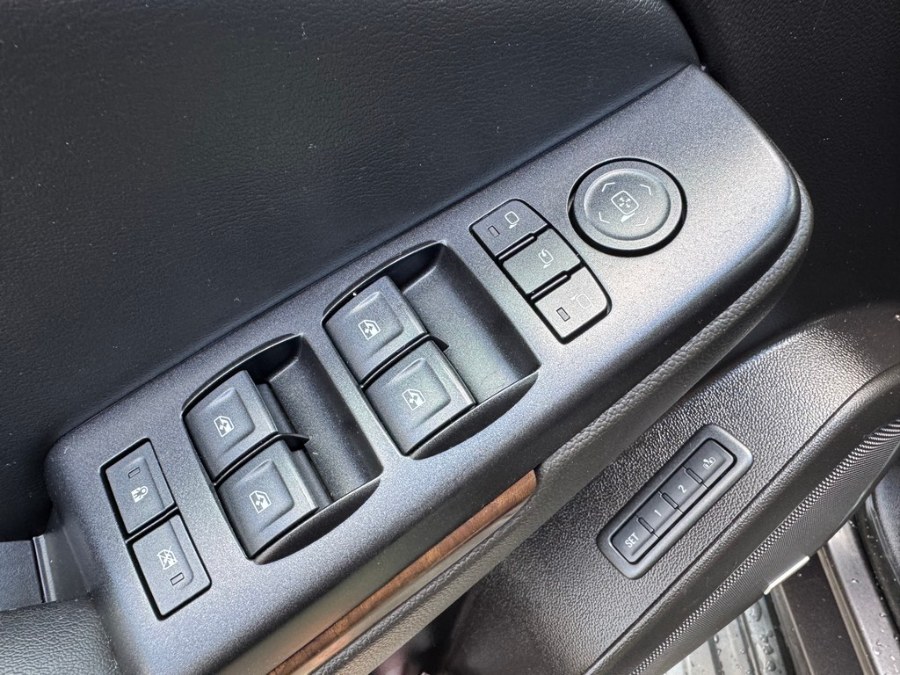 2016 Chevrolet Tahoe LT - Photo 23