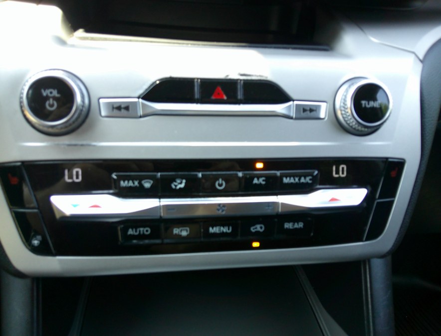 2020 Ford Explorer - $12,977