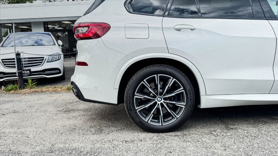 2020 BMW X5 M50i - Photo 12