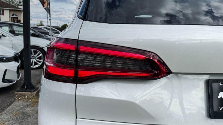 2020 BMW X5 M50i - Photo 9