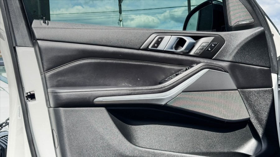 2020 BMW X5 M50i - Photo 31