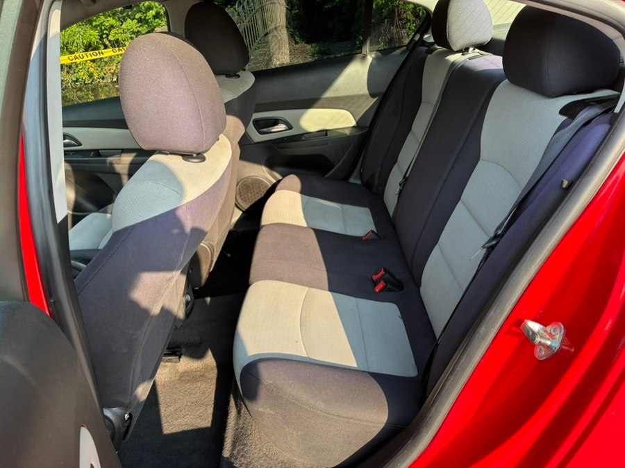 2015 Chevrolet Cruze LS - Photo 8