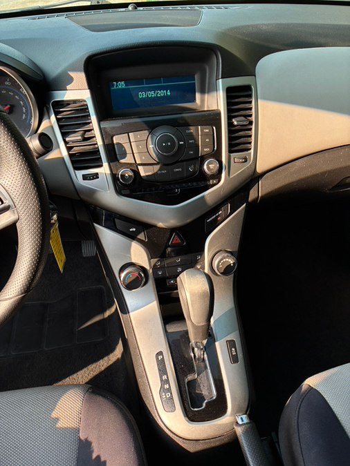 2015 Chevrolet Cruze LS - Photo 6
