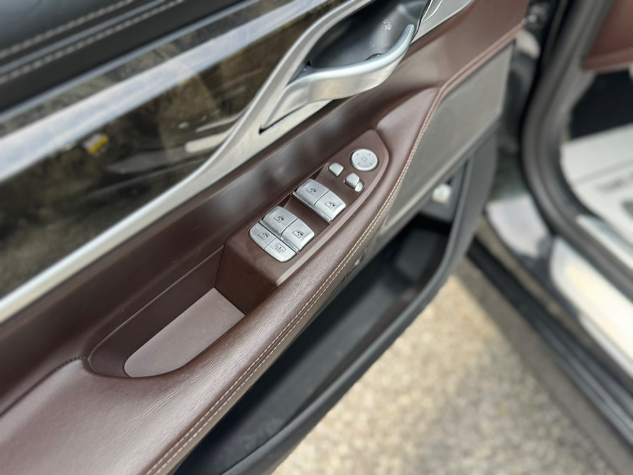 2019 BMW 7 Series 750i - Photo 12