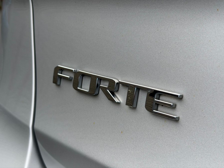 2017 Kia Forte LX - Photo 10