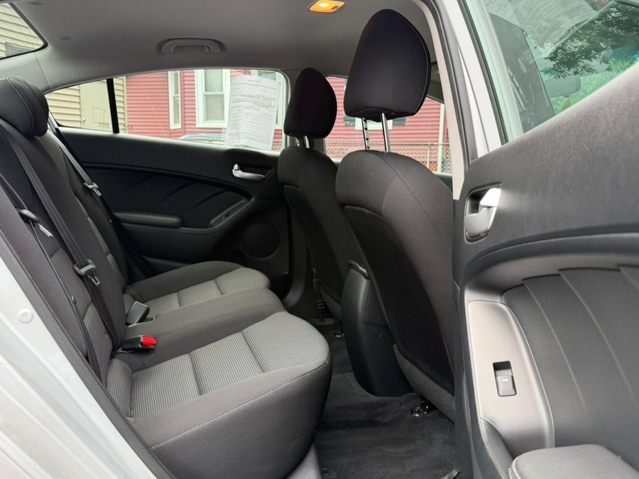 2017 Kia Forte LX - Photo 15