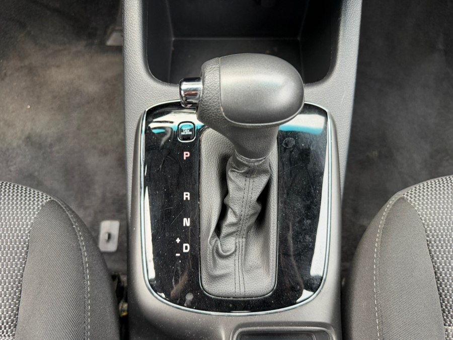 2017 Kia Forte LX - Photo 24