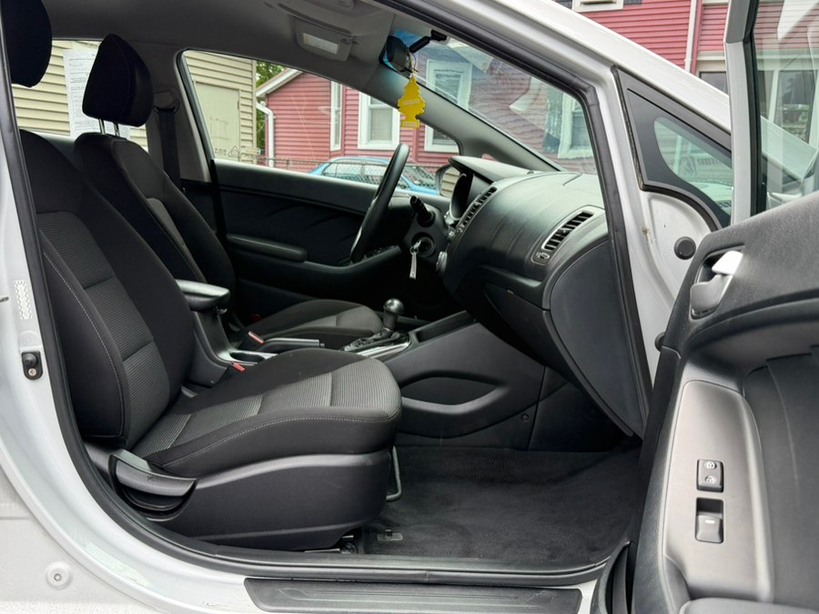 2017 Kia Forte LX - Photo 14