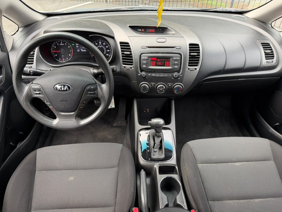 2017 Kia Forte LX - Photo 17
