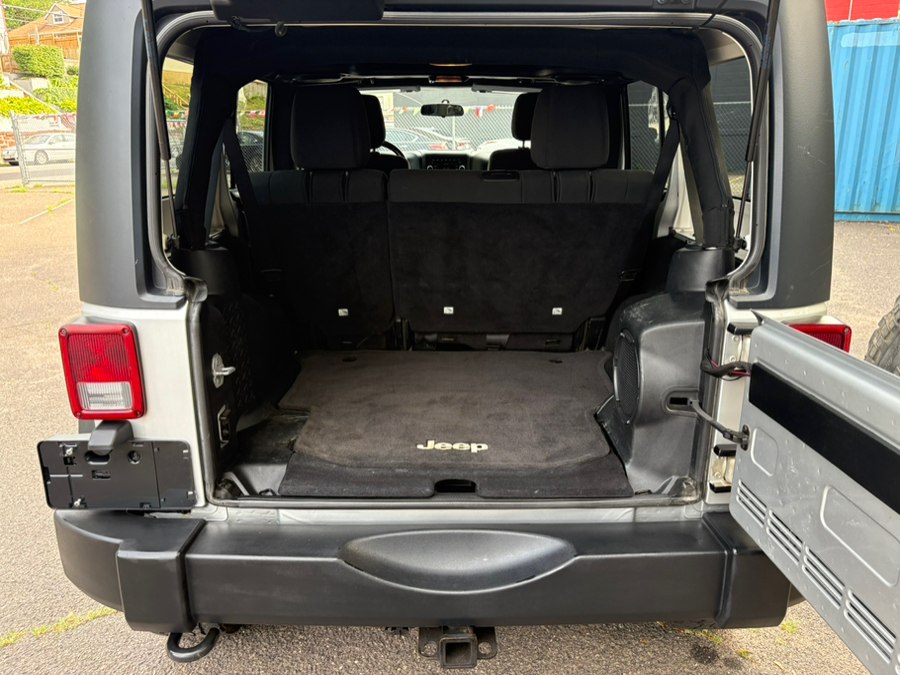 2011 Jeep Wrangler Unlimited Sport - Photo 12