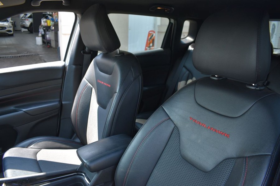 2025 Jeep Compass Trailhawk - Photo 9