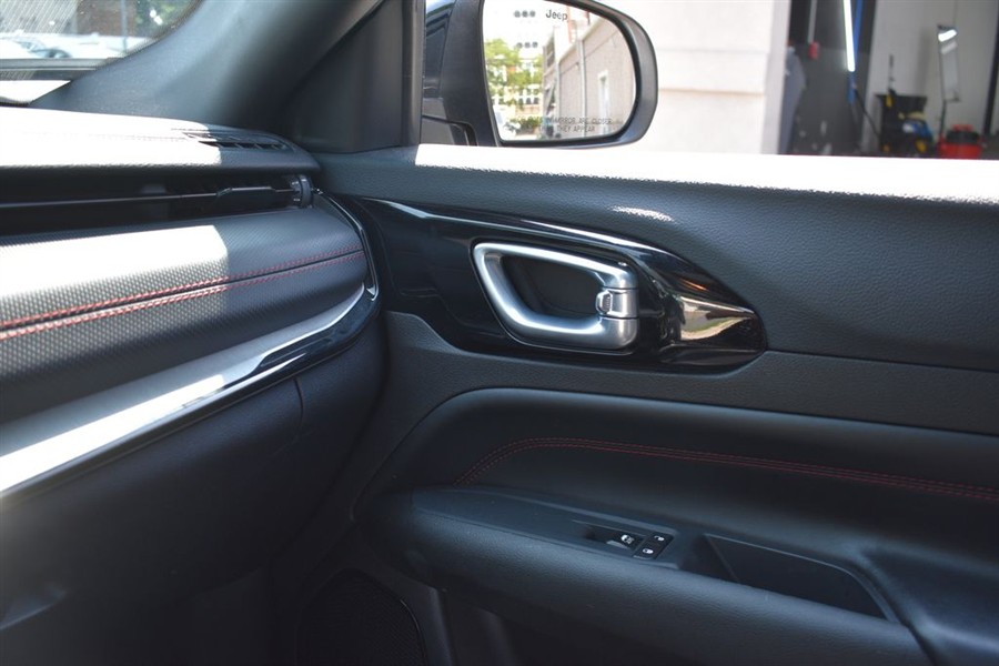 2025 Jeep Compass Trailhawk - Photo 19