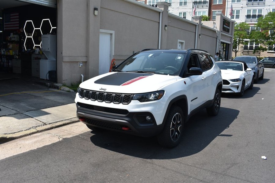2025 Jeep Compass Trailhawk - Photo 1