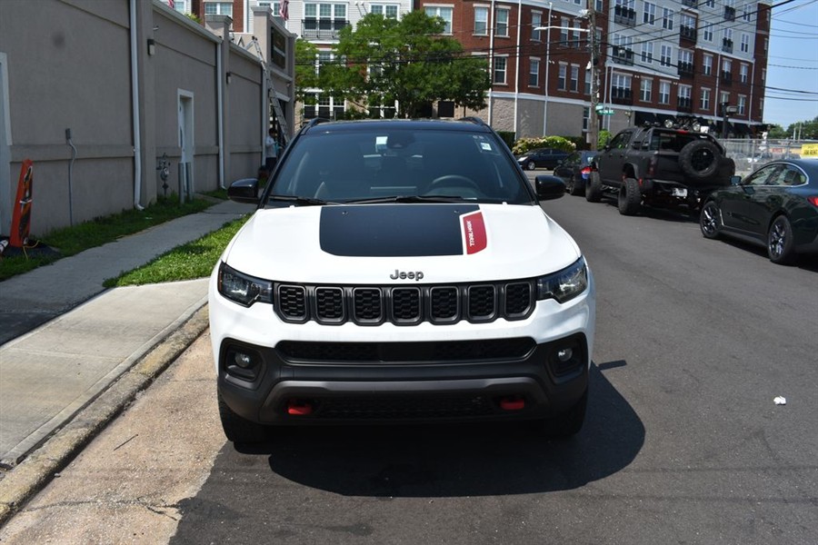 2025 Jeep Compass Trailhawk - Photo 2