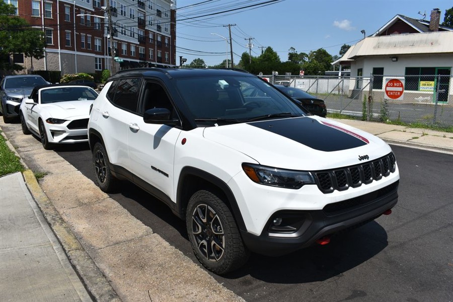 2025 Jeep Compass Trailhawk - Photo 3