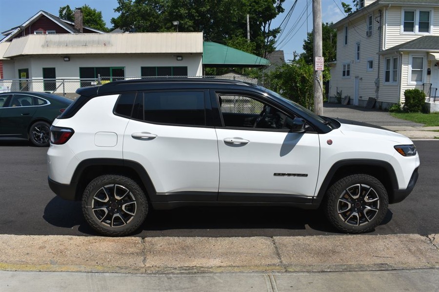 2025 Jeep Compass Trailhawk - Photo 4