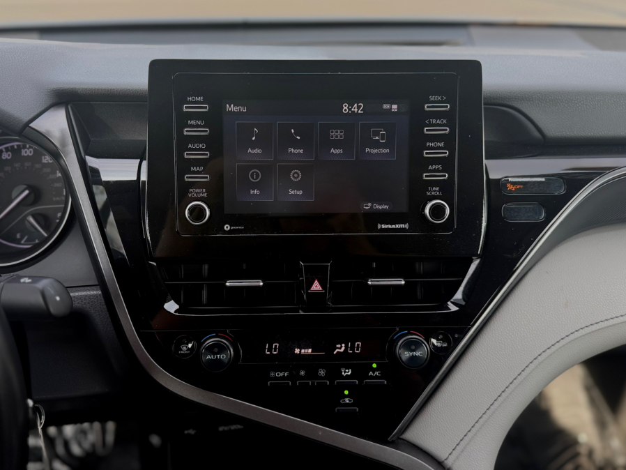2023 Toyota Camry SE - Photo 17