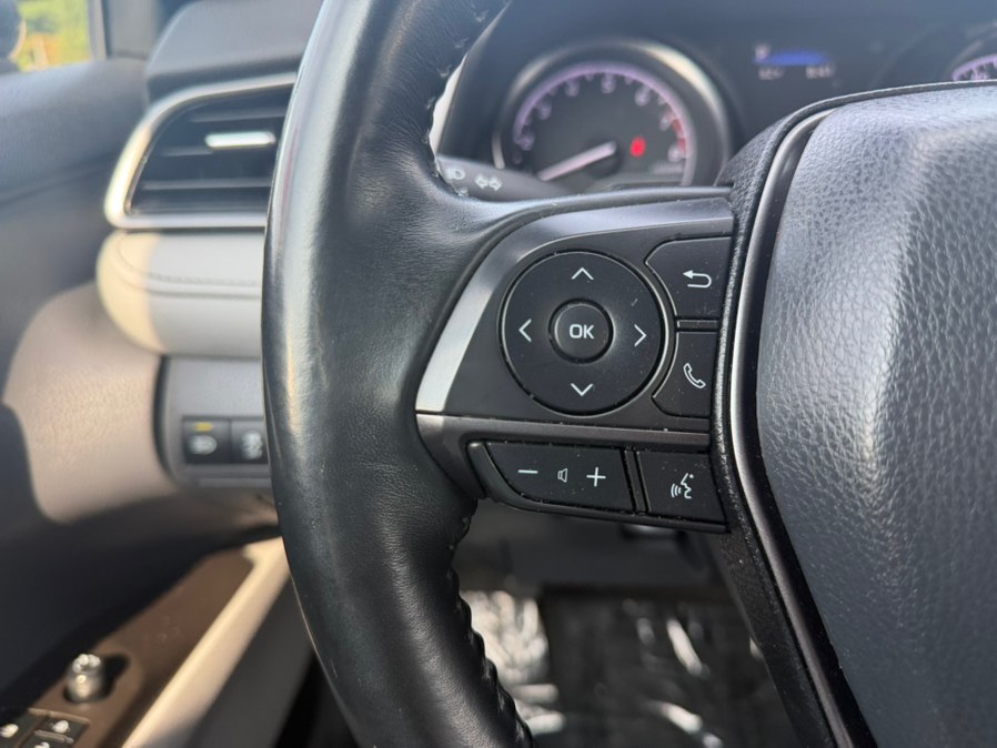 2023 Toyota Camry SE - Photo 13