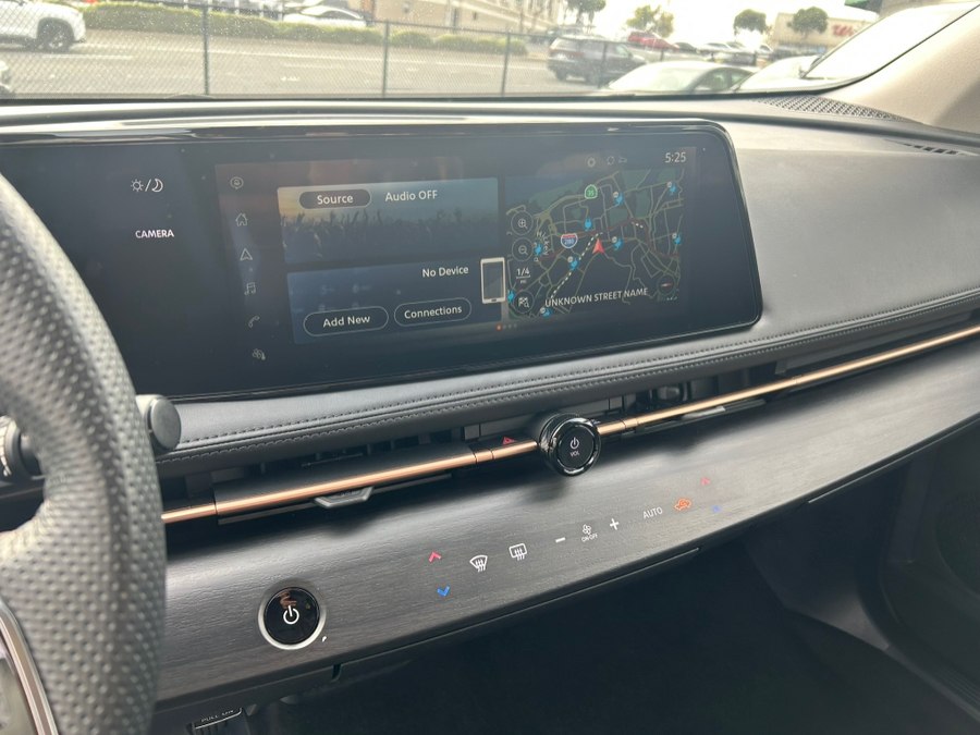 2024 Nissan ARIYA Venture+ - Photo 17