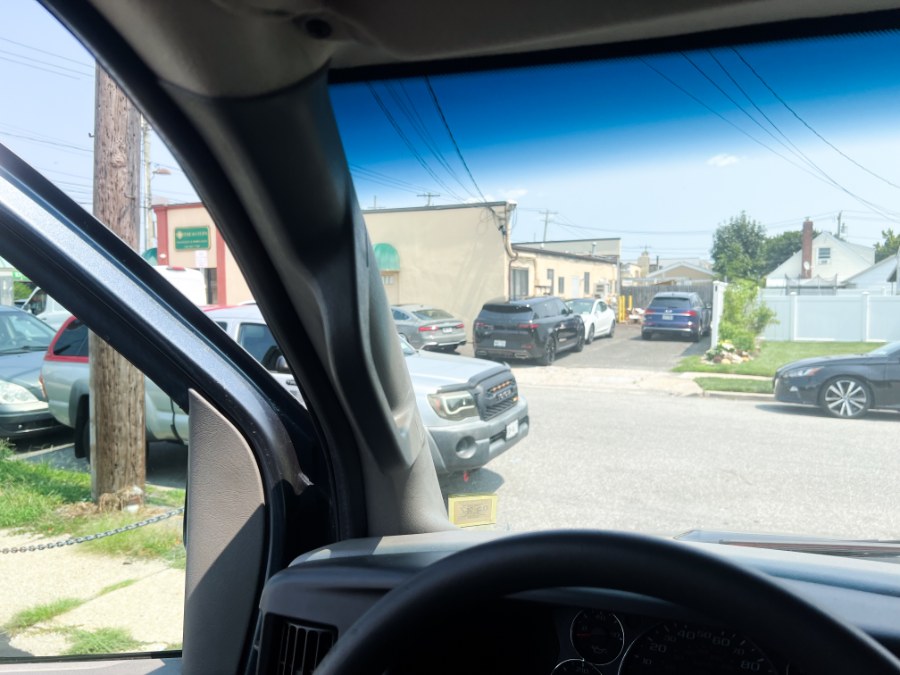 2019 Chevrolet Express Passenger LS - Photo 21