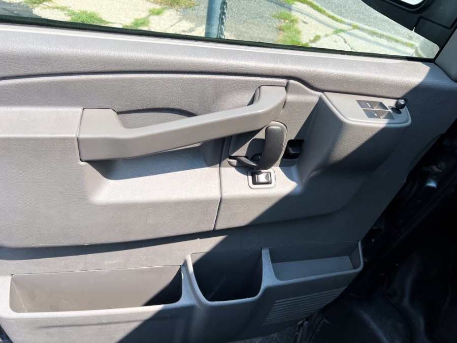 2019 Chevrolet Express Passenger LS - Photo 12
