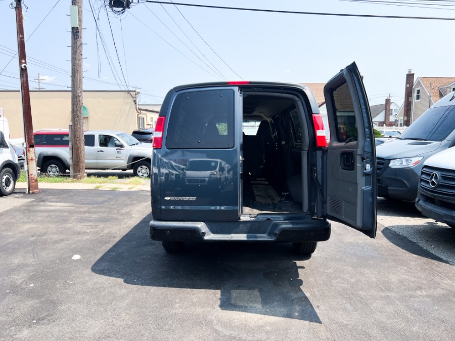 2019 Chevrolet Express Passenger LS - Photo 69