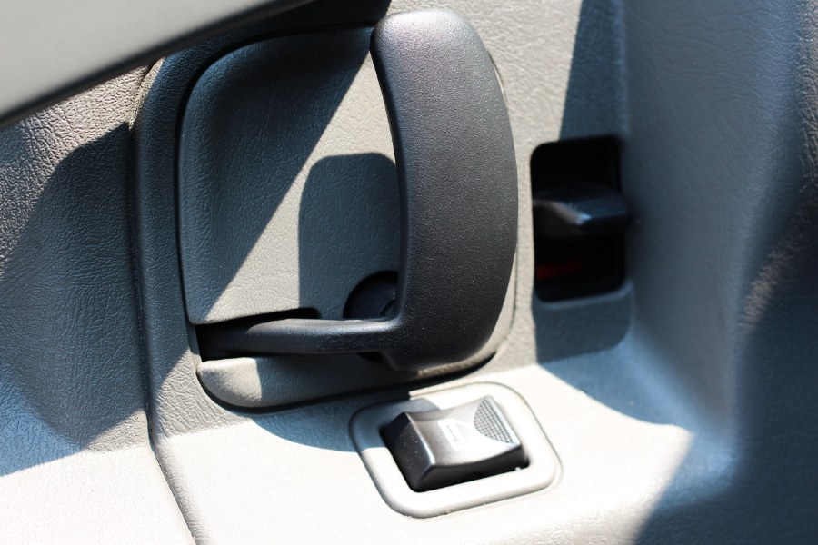 2019 Chevrolet Express Passenger LS - Photo 15