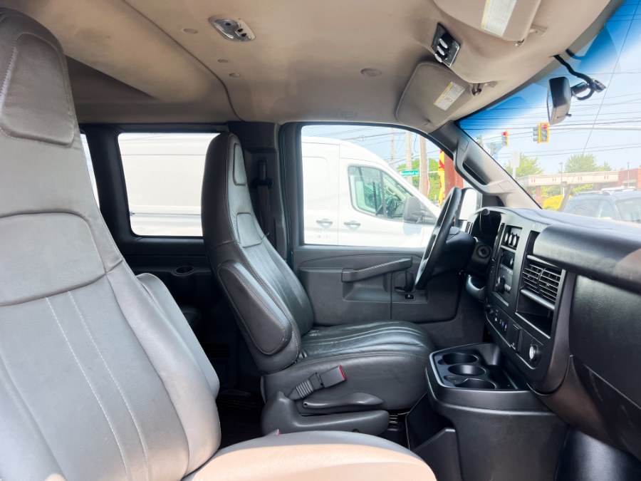 2019 Chevrolet Express Passenger LS - Photo 29