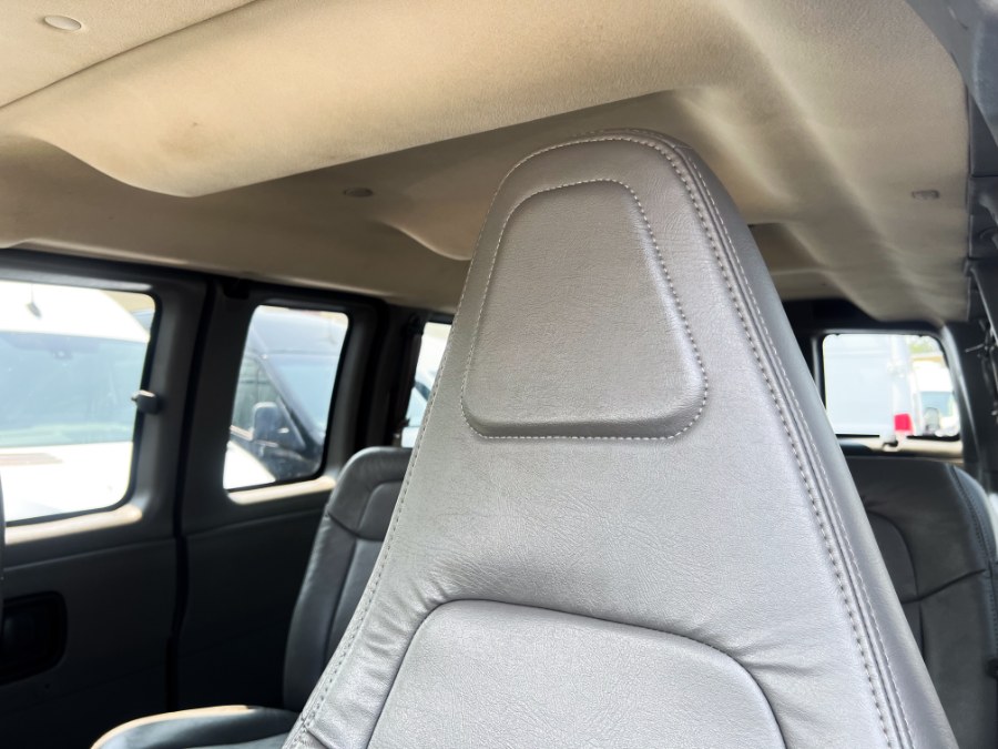 2019 Chevrolet Express Passenger LS - Photo 22