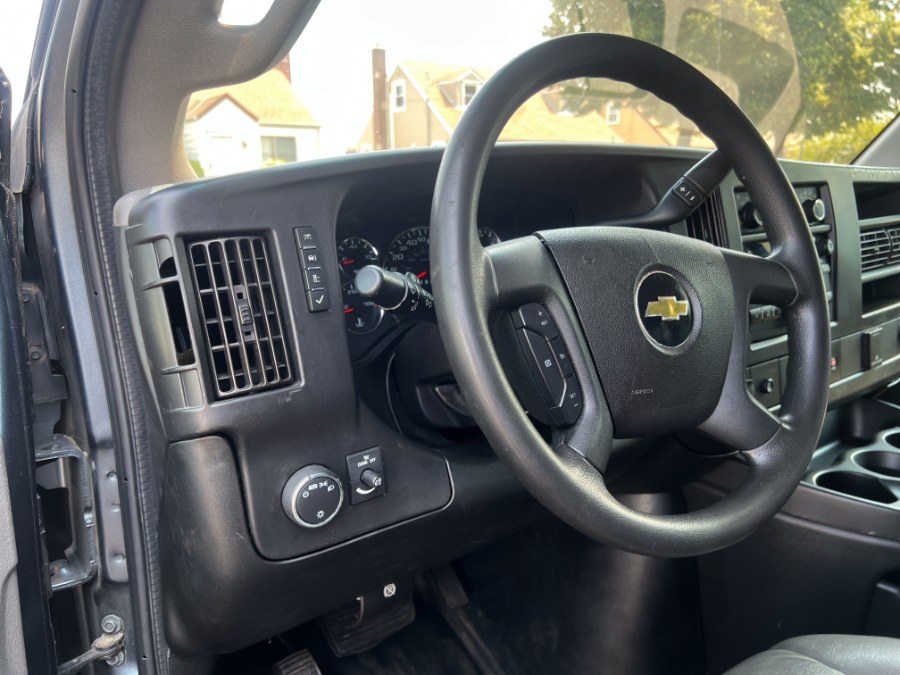 2019 Chevrolet Express Passenger LS - Photo 31