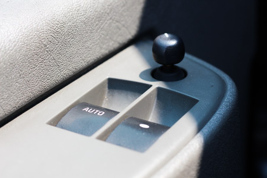 2019 Chevrolet Express Passenger LS - Photo 14