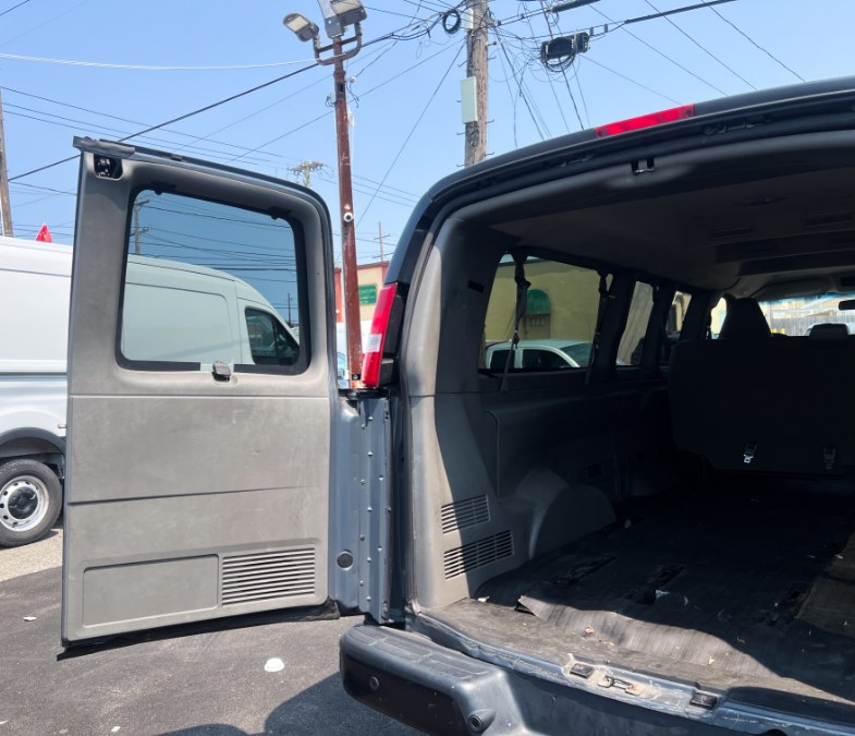 2019 Chevrolet Express Passenger LS - Photo 74