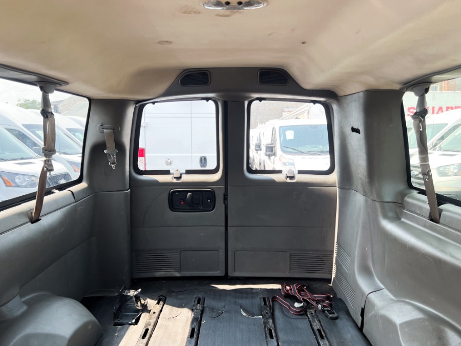2019 Chevrolet Express Passenger LS - Photo 63