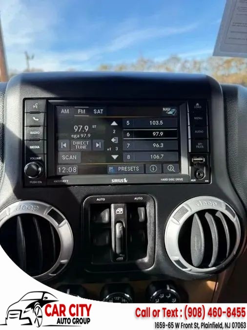 2013 Jeep Wrangler Unlimited Sahara - Photo 20