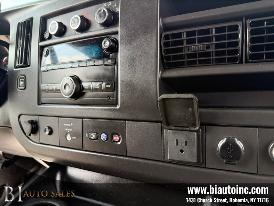 2019 GMC Savana Cargo Work Van - Photo 14