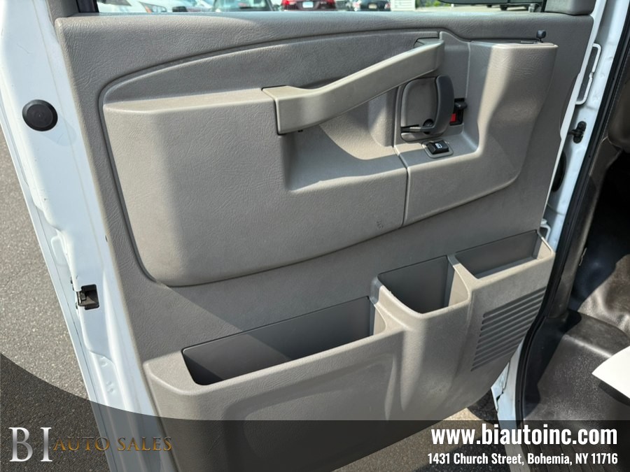 2019 GMC Savana Cargo Work Van - Photo 8