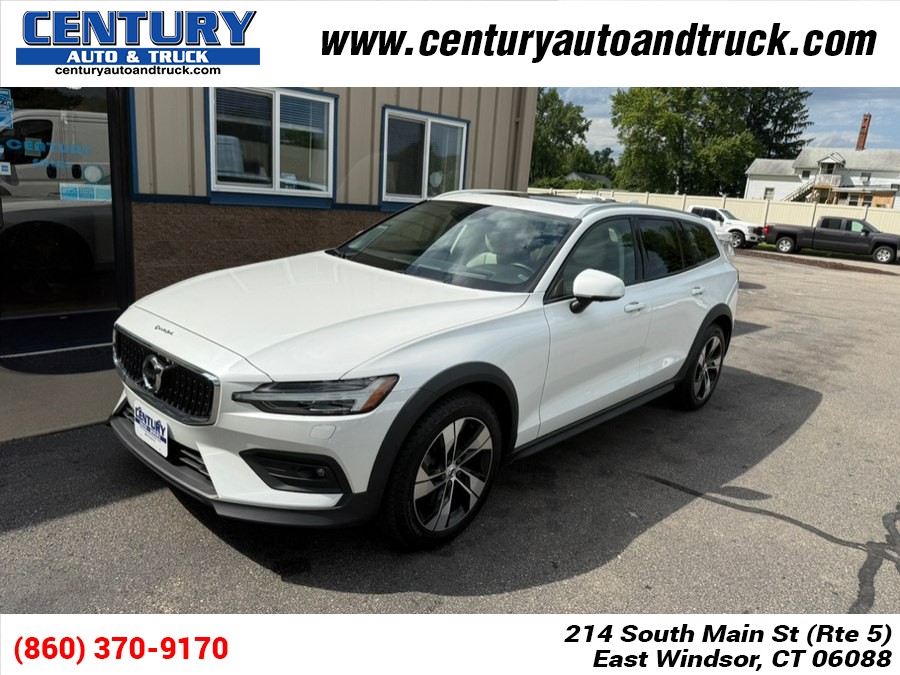 Used 2022 Volvo V60 Cross Country in East Windsor, Connecticut | Century Auto And Truck. East Windsor, Connecticut