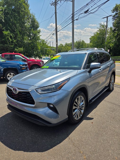 Used 2021 Toyota Highlander in New Britain, Connecticut | Supreme Automotive. New Britain, Connecticut