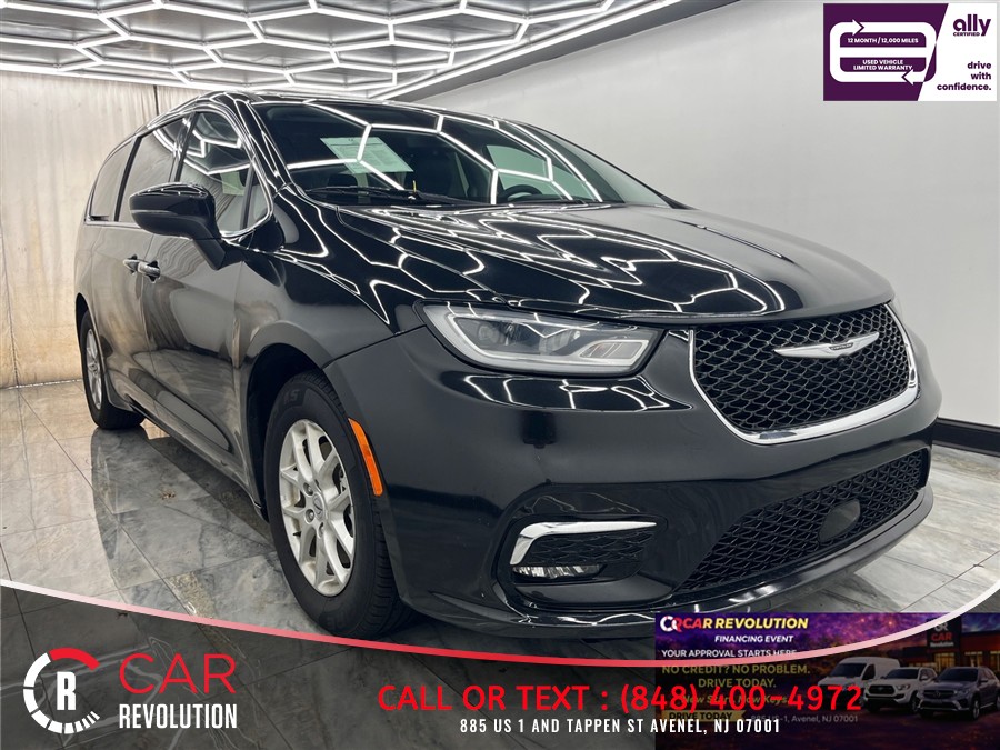 Used 2023 Chrysler Pacifica in Avenel, New Jersey | Car Revolution. Avenel, New Jersey