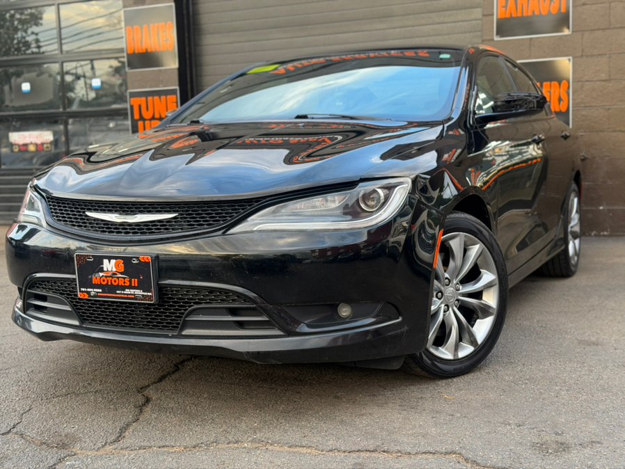 Used Chrysler 200 4dr Sdn S AWD 2015 | MG Motors II INC. Mansfield, Massachusetts