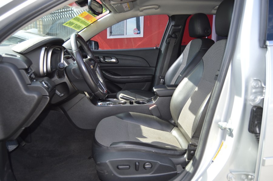 2015 Chevrolet Malibu 2LT - Photo 10