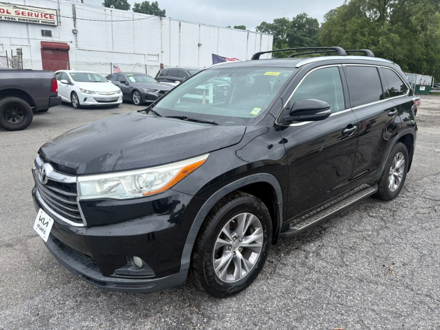 2015 Toyota Highlander AWD 4dr V6 XLE (Natl), available for sale in West Islip, New York | Limitless Motors. West Islip, New York