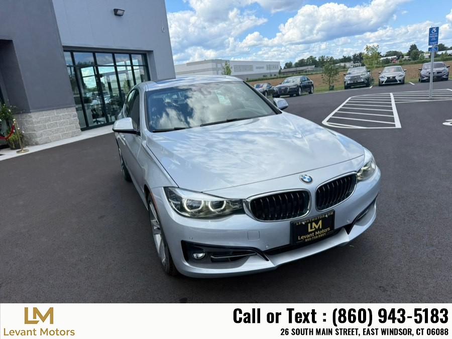 2018 BMW 3 Series 330i - Photo 7